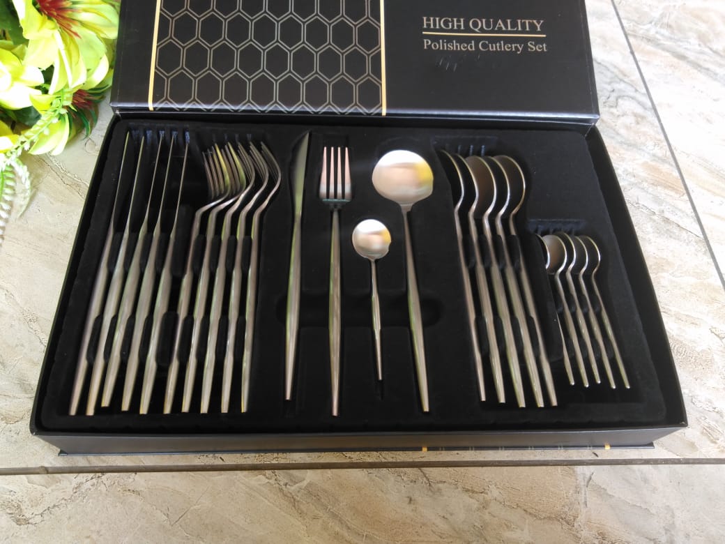 cutlery 2 cutlery set with a box